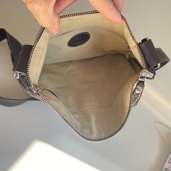 Roots Unisex VTG Venetian Village Leather Crossbody Bag - Picture 5 of 10